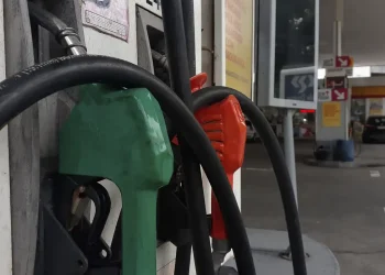Segunda maior refinaria do país reduz preço da gasolina em 11,3%