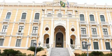 Saiba quais são as atribuições dos governadores e vice-governadores