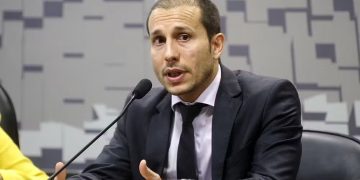 “Verdade prevalecerá”, diz número 2 da PF após afastamento de Andrei