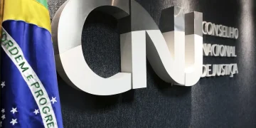CNJ faz operação em gabinete de desembargador ligado a Nunes Marques