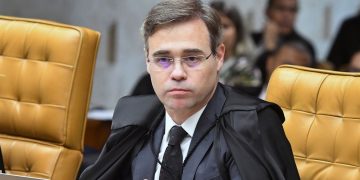 Mendonça quer levar ao plenário diálogos atribuídos a Vorcaro e Moraes