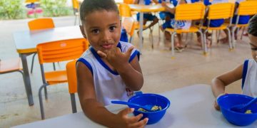 Do campo para a escola: agricultura familiar enriquece a merenda escolar de Linhares