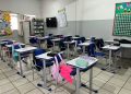 Prefeitura de Barra de São Francisco entrega novos kits de mesas e cadeiras para escola