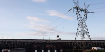 Após cinco meses, conta de luz voltará à bandeira verde em outubro