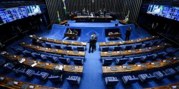 Eleitor escolherá dois senadores neste ano; veja como votar