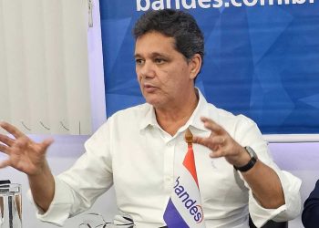 Ricardo anuncia devolução de ICMS sobre combustíveis para motoristas e entregadores de app