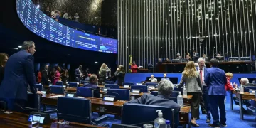Senado aprova fim da escala 6×1 e redução da jornada de trabalho