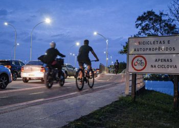 Bicicletas elétricas viram alternativas para fugir do trânsito da Grande Vitória