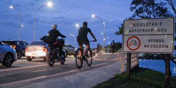 Bicicletas elétricas viram alternativas para fugir do trânsito da Grande Vitória