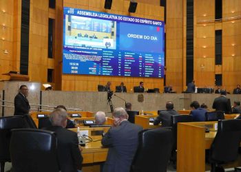 PEC aprovada adéqua emendas parlamentares a determinação do STF