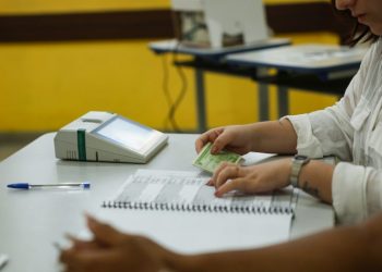 Eleições 2026: o que o eleitor pode e não pode fazer antes, durante e logo após a votação