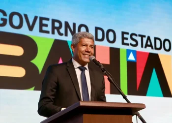 Jerônimo é reeleito governador no primeiro turno na Bahia
