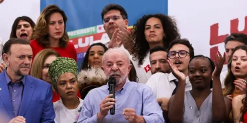 Lula cobra Flávio Bolsonaro sobre apoio ao fim da escala 6×1
