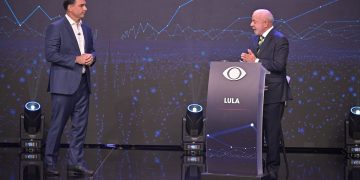 Campanha de Lula apresenta acordo com Flávio para abrir sigilos