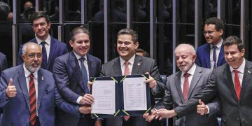 Congresso promulga emenda do fim da 6×1; escala 5×2 começa em 60 dias